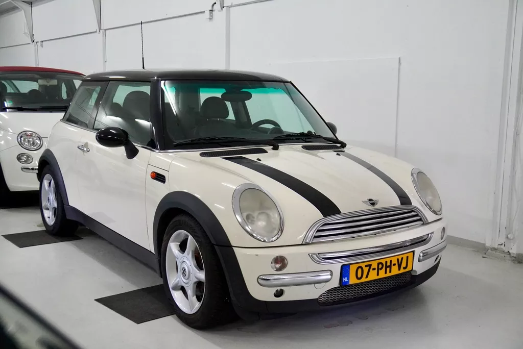 Mini 3-Deurs 1.6 Cooper Chili LEDER AIRCO CRUISE LM VELGEN