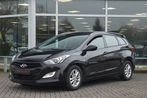 Hyundai I30 Wagon 1.4 TREKHAAK PDC AIRCO STOELVERWARMING LM VELGEN Hyundai I30 Wagon 1.4 TREKHAAK PDC AIRCO STOELVERWARMING LM VELGEN